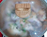 Foto del paso 4 de la receta: Muslos de pollo en salsa de limón, ajos y perejil