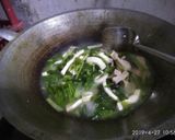 Foto langkah ke 4 dari resep Tumis sawi dan tahu.