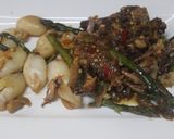 Foto del paso 8 de la receta: Chipirones con espárragos