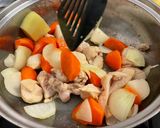 รูปขั้นตอนการทำที่ 3 ของ แกงกะหรี่ไก่