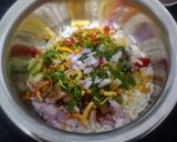 A picture of step 2 of Chatpati bhel.