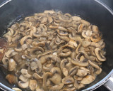 Foto del paso 3 de la receta: Revuelto de champiñones al ajillo