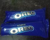 A picture of step 1 of Oreo Chocolate Pastry Cake.
