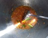 Foto langkah ke 2 dari resep Tumis daun singkong.