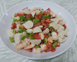 Foto del paso 1 de la receta: Picadillo con langostinos y huevas de merluza