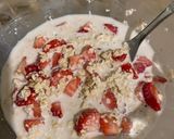 Foto del paso 2 de la receta: Avena horneada de “cheesecake” de frutilla