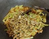 Foto langkah ke 3 dari resep Oseng Labu Siam Tempe.