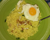 Foto langkah ke 4 dari resep INSPIRASI MENU ANAK KOS PART 1: Nasi kuning ala ala.