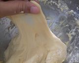 Foto langkah ke 5 dari resep Donat Maizena Super Empuk dan Montok.