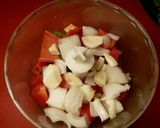 Foto del paso 1 de la receta: Salsa de tomate casera picante, con aceitunas y jengibre rosa.