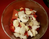 Foto del paso 1 de la receta: Salsa de tomate casera picante, con aceitunas y jengibre rosa.
