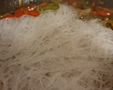 Foto del paso 4 de la receta: Fideos vegetales con verduras y huevo
