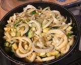 Une image de l'étape 11 de Fenouils et courgette aux saucisses allemandes et épices.