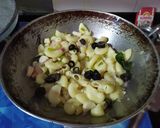 A picture of step 3 of Chicken Cheese Sausage Pasta.