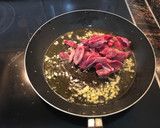 Foto del paso 2 de la receta: Wok de mollejas con verduras