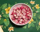 Une image de l'étape 3 de Salade de sucrines,concombre,tomates et radis roses.