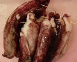 Foto del paso 4 de la receta: Calamares rellenos de carabineros y cigalas