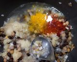 A picture of step 2 of White matar pani puri.