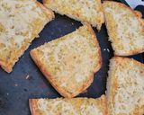 Fokhagymás sajtos bagett/kenyér recept fázis 4 fotója