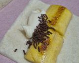 Foto langkah ke 3 dari resep Banana Roll.