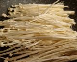 Foto del passaggio 2 della ricetta Vellutata di carote e funghi enoki