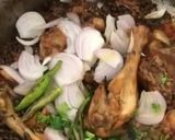 A picture of step 5 of Phalyaan chicken.