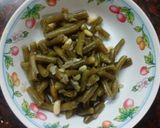 Foto del paso 1 de la receta: Chauchas rápidas con ajillo y huevo