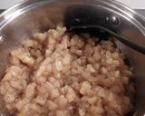 A picture of step 4 of Szarlotka apple pie.