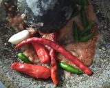 Foto langkah ke 2 dari resep Oncom telor puyuh pedas.