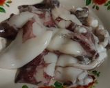 Foto langkah ke 1 dari resep Cumi kunyit.