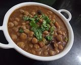 A picture of step 5 of Chhole Bhature.
