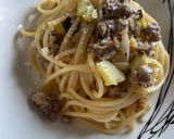 Foto del passaggio 7 della ricetta #657 Spaghetti con cipolle ramate, zucchine, salsiccia e noci 🧅🥒🍖🥜
