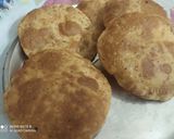A picture of step 8 of Fried aaloo ghobi with puri.