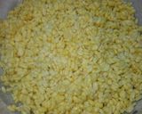 Hình bước làm 1 của món Xôi Xéo Bằng Lò Vi Sóng