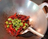 Foto langkah ke 3 dari resep Telur mata sapi masak pete kecap.