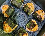 Hình bước làm 3 của món Cơm nắm cá ngừ mayo nướng nckd 🍙
