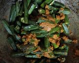 A picture of step 5 of Bhindi Masala curry.