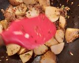 A picture of step 3 of Crispy Potatoes.
