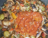 Foto del paso 10 de la receta: Galta de cerdo guisada con verdura y tomate seco a la Camarlenca