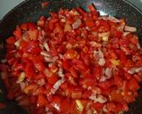 Foto del passaggio 4 della ricetta Pasta pomodori e pancetta