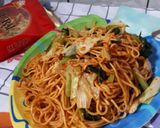 Foto langkah ke 2 dari resep Mie Goreng Pedas Manis.