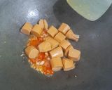 Foto langkah ke 2 dari resep Sosis Asem Manis Simple.