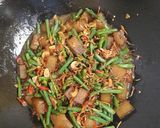 Foto langkah ke 6 dari resep Tumis kacang panjang plus krecek (rambak kulit sapi).