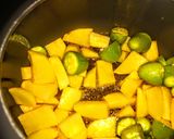 मसालेदार परवल की सब्जी (Masaledar Parwal ki sabzi recipe in Hindi) रेसिपी चरण 2 फोटो