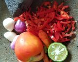 Foto langkah ke 3 dari resep Ikan laut sambal tomat.