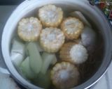 Foto langkah ke 2 dari resep Sayur bening kunci (kelor, jagung dan labu siam).