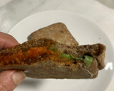 Foto del paso 7 de la receta: Cena rápida y sabrosa! Chapata integral con queso de pesto y sobrasada