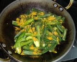A picture of step 2 of Bhindi do pyaza.