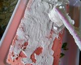 Foto langkah ke 7 dari resep Bolu Pop Ice Strawberry Lembut dan Enak.