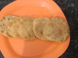 प्याज की पूरी (स्टफ्ड अनियन पूरी)